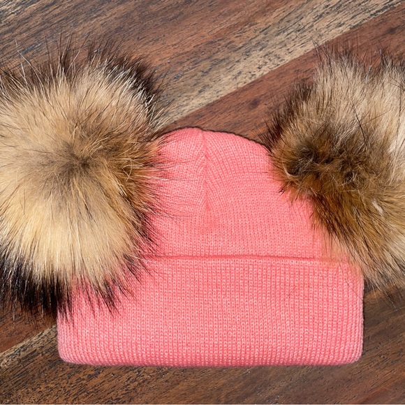 Baby 0-2 year winter beanie with two fur pompoms - Picture 5 of 8